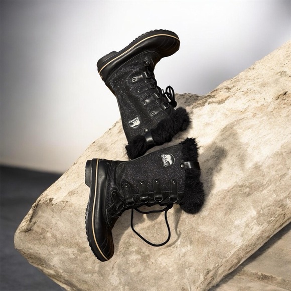 Sorel Black Winter Boots with Fur Trim used once size 10 in like new condition - Picture 1 of 11